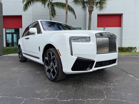 Used 2025 Rolls-Royce Cullinan Black Badge image 6