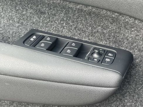 Used 2023 Volvo XC40 Recharge Plus AWD/4WD image 30