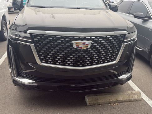 Used 2022 Cadillac Escalade ESV Premium Luxury w/ Performance Package AWD/4WD image 2