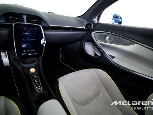 Used 2025 McLaren Artura Spider image 16