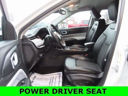 Used 2022 Jeep Compass Latitude w/ Convenience Group image 17