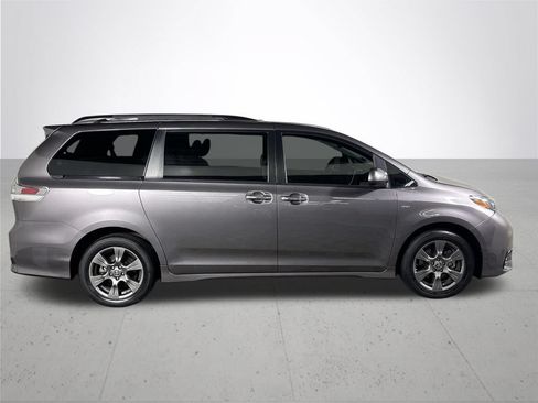 Used 2020 Toyota Sienna SE w/ SE Preferred Package AWD/4WD image 5