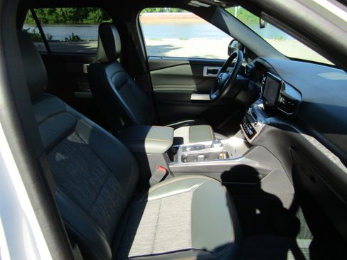Used 2023 Ford Explorer Timberline w/ Timberline Technology Package AWD/4WD image 19