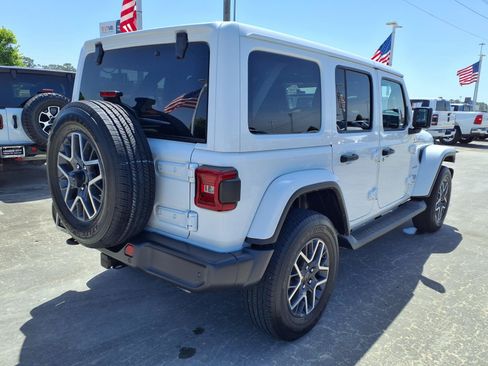 Used 2024 Jeep Wrangler Unlimited Sahara w/ Technology Group AWD/4WD image 4