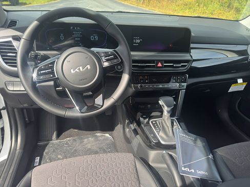 New 2026 Kia Seltos S image 10