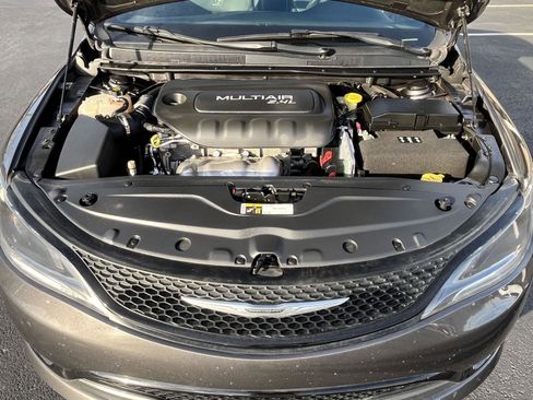 Used 2016 Chrysler 200 S w/ Comfort Group image 27