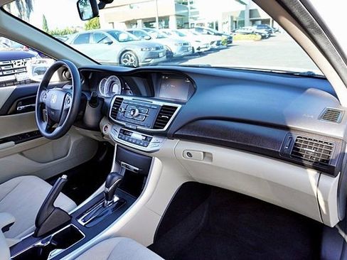 Used 2015 Honda Accord EX image 10
