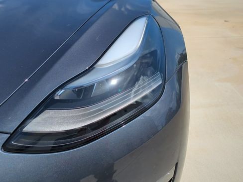 Used 2022 Tesla Model 3 Standard Range RWD image 9