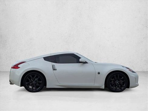 Used 2020 Nissan 370Z Coupe image 4