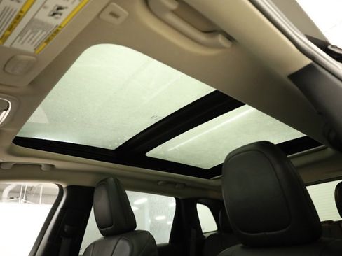 Used 2018 Jeep Cherokee Limited w/ Technology Group image 34