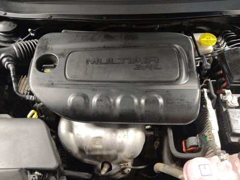 Used 2019 Jeep Cherokee Latitude Plus FWD image 30