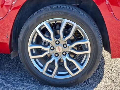 Used 2024 GMC Terrain Denali w/ Denali Premium Package image 8