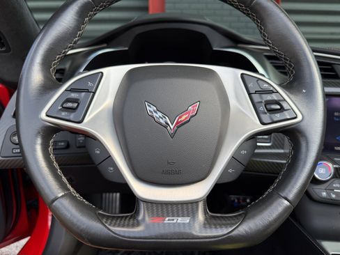 Used 2015 Chevrolet Corvette Z06 w/ 3LZ Preferred Equipment Group image 24