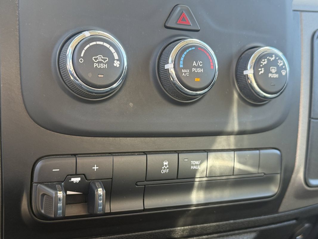 Used 2019 RAM 1500 ST AWD/4WD image 13