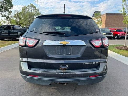 Used 2016 Chevrolet Traverse LT w/ Style and Technology Package FWD image 6