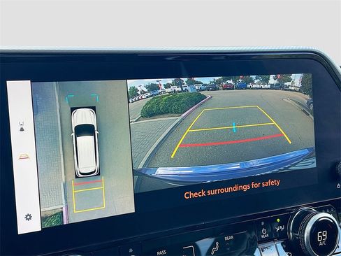 Used 2023 Toyota Highlander Platinum image 13