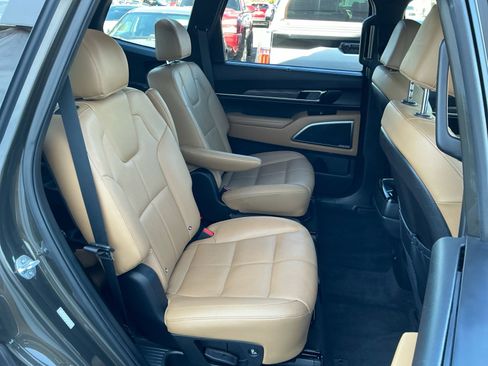 Used 2022 Kia Telluride SX image 18