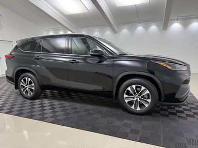 Used 2022 Toyota Highlander XLE