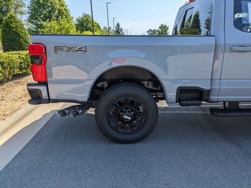 New 2025 Ford F250 Lariat w/ Lariat Ultimate Package image 38