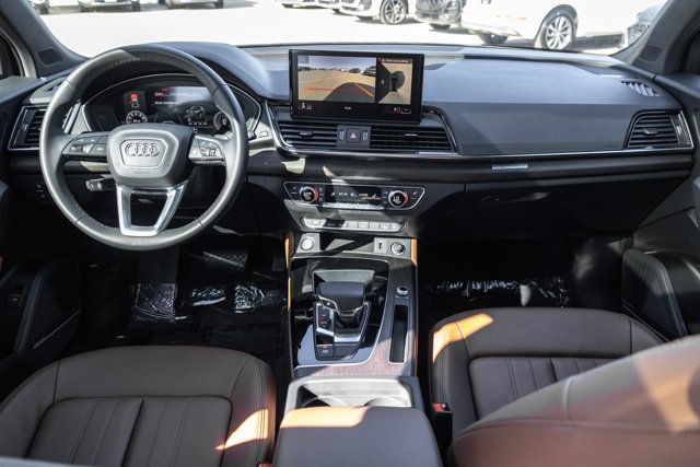Used 2023 Audi Q5 2.0T Premium Plus w/ Premium Plus Package AWD/4WD image 21