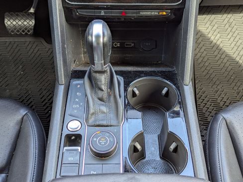 Used 2018 Volkswagen Atlas SEL image 19