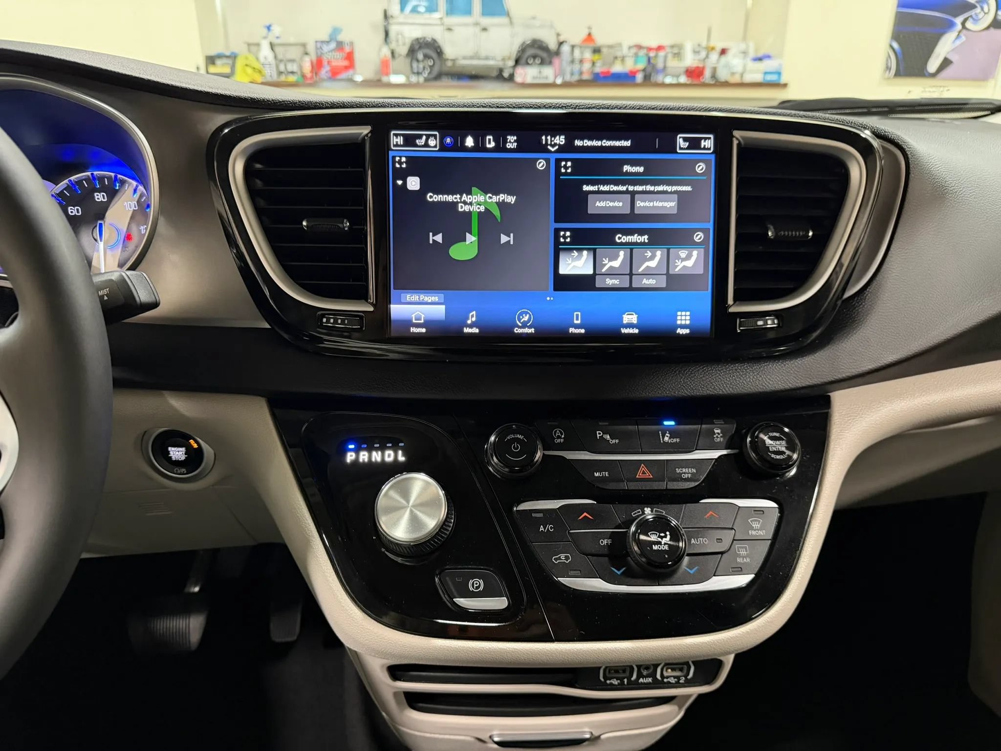 Used 2023 Chrysler Pacifica Touring-L FWD image 44