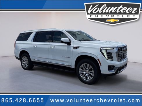 Used 2025 GMC Yukon XL Denali AWD/4WD image 1