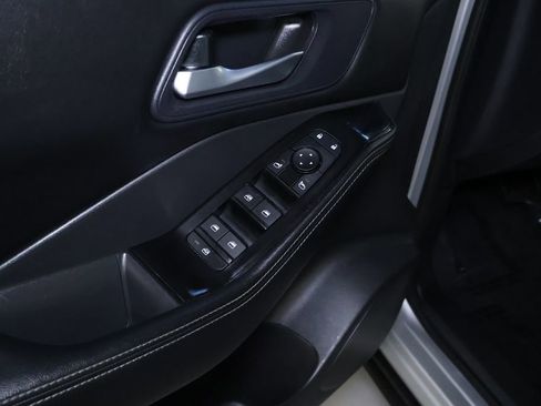 Used 2024 Nissan Rogue SV image 12