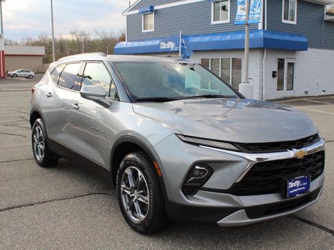 Used 2023 Chevrolet Blazer LT image 4