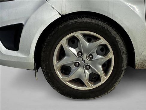 Used 2013 Ford Fiesta S image 9