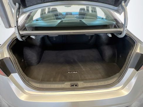 Used 2024 Nissan Altima 2.5 SV FWD image 23