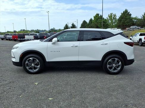 Used 2025 Chevrolet Blazer LT FWD image 6