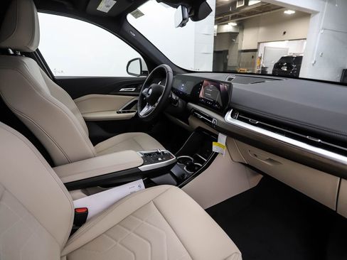 Used 2025 BMW X1 xDrive28i w/ Convenience Package image 31