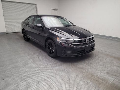 Used 2024 Volkswagen Jetta SE image 13