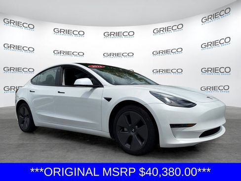 Used 2023 Tesla Model 3 Standard Range RWD image 1