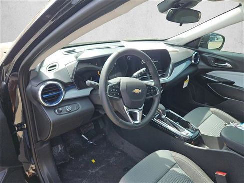 New 2026 Chevrolet Trax LT w/ Driver Confidence Package image 3