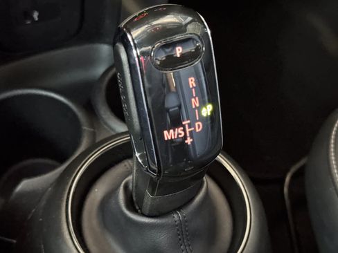 Used 2020 MINI Cooper 4-Door Hardtop FWD image 22