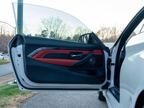 Used 2017 BMW M4 Coupe image 16