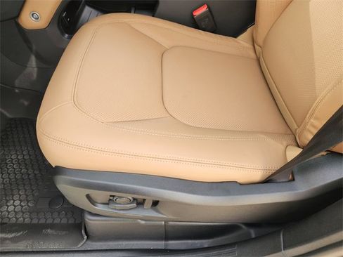 New 2026 Land Rover Defender 110 X-Dynamic SE image 17