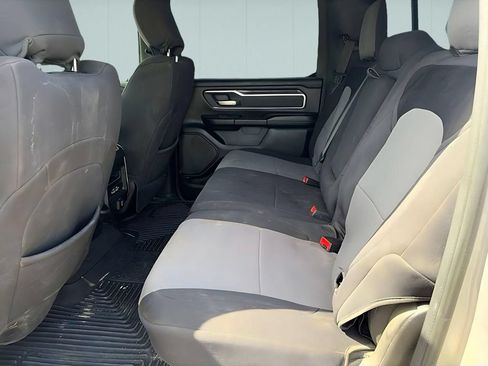 Used 2019 RAM 1500 Big Horn AWD/4WD image 18