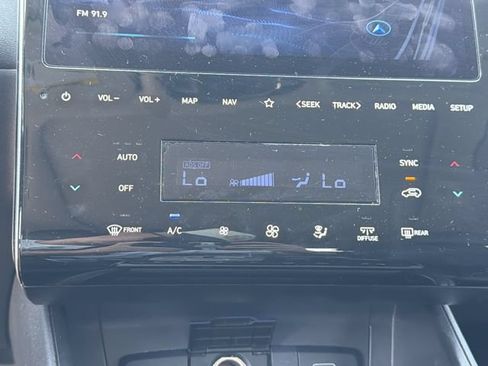 Certified 2024 Hyundai Tucson Limited AWD/4WD image 34