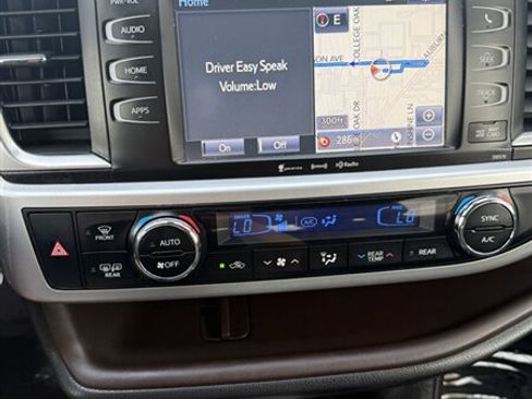 Used 2017 Toyota Highlander XLE image 12