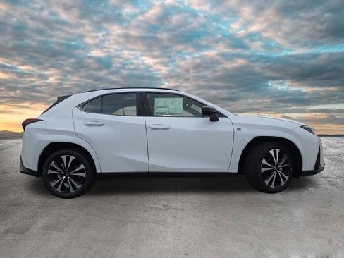 New 2026 Lexus UX 300h AWD image 4