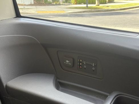 Used 2011 Honda Odyssey EX-L image 24