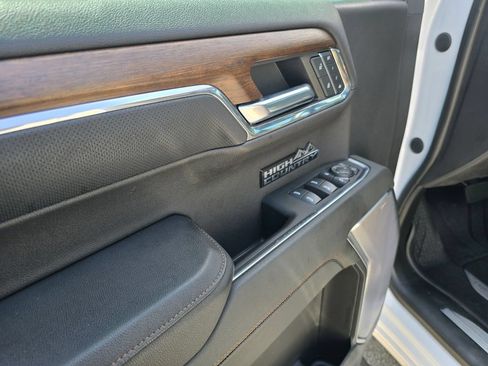 Certified 2023 Chevrolet Silverado 1500 High Country w/ High Country Premium Package AWD/4WD image 11