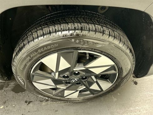 Used 2025 Hyundai Kona SEL image 8