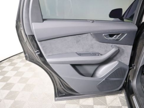 New 2025 Audi SQ7 Prestige image 28