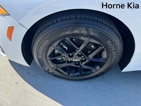 Used 2022 Kia K5 LXS image 8