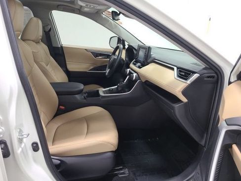 Certified 2022 Toyota RAV4 XLE Premium AWD/4WD image 14