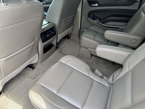 Used 2020 Chevrolet Suburban LT RWD image 31